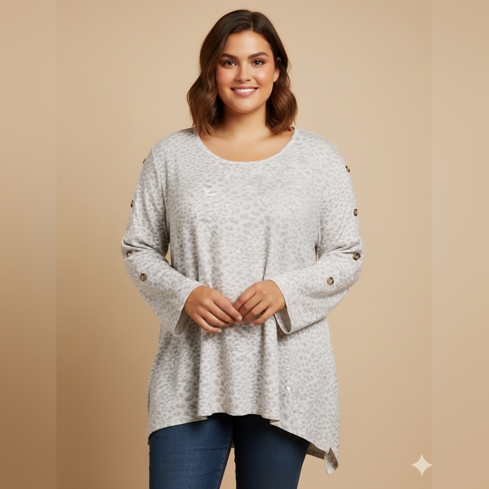 Love Scarlett Women's NWT Powder Grey Leopard Knit Tunic Top Wide 3/4 Sleeve 2X
